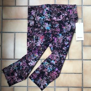 Lululemon Stencil Blossom Multi Fast & Free 19” Crop Size 10 NWT